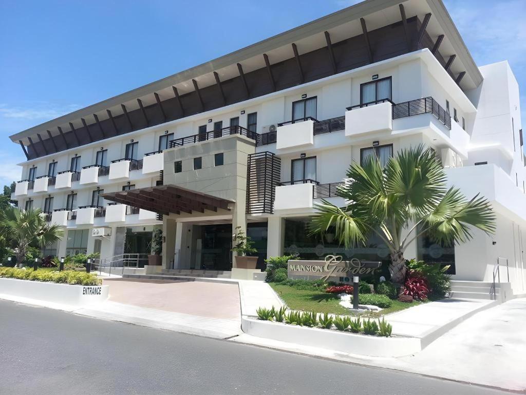 Mansion Garden Hotel Olongapo Exterior foto