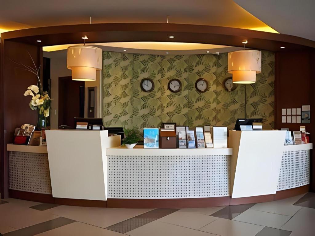 Mansion Garden Hotel Olongapo Exterior foto