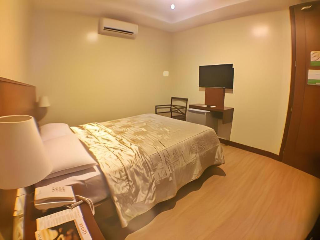 Mansion Garden Hotel Olongapo Exterior foto