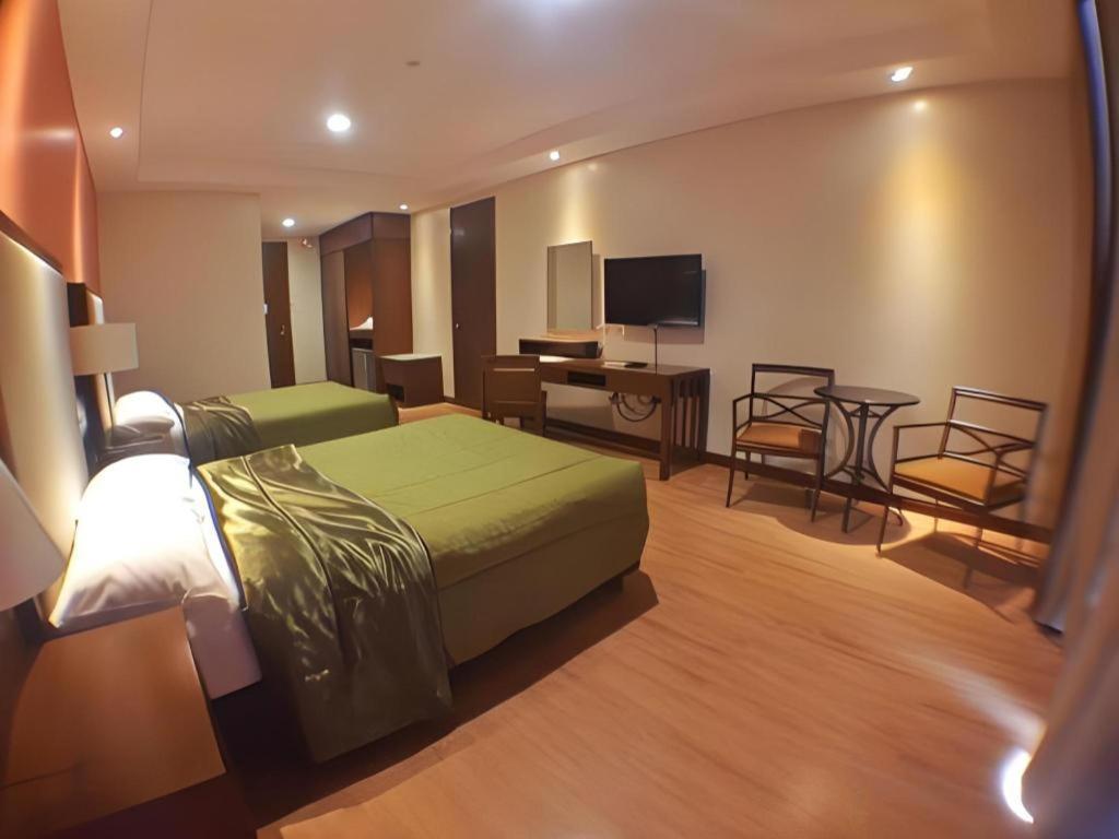 Mansion Garden Hotel Olongapo Exterior foto