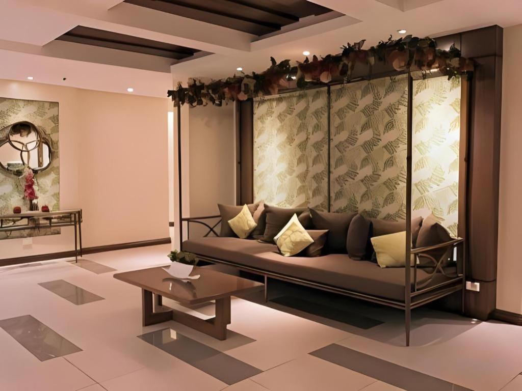Mansion Garden Hotel Olongapo Exterior foto